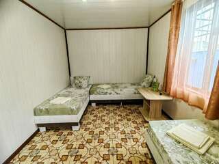 Гостиница Гостевой дом Анапа Бюджетный трехместный номер-5