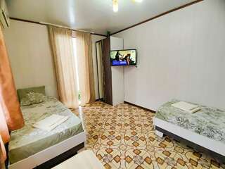 Гостиница Гостевой дом Анапа Бюджетный трехместный номер-1