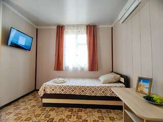 Гостиница Гостевой дом Анапа Бюджетный двухместный номер с 2 отдельными кроватями-4